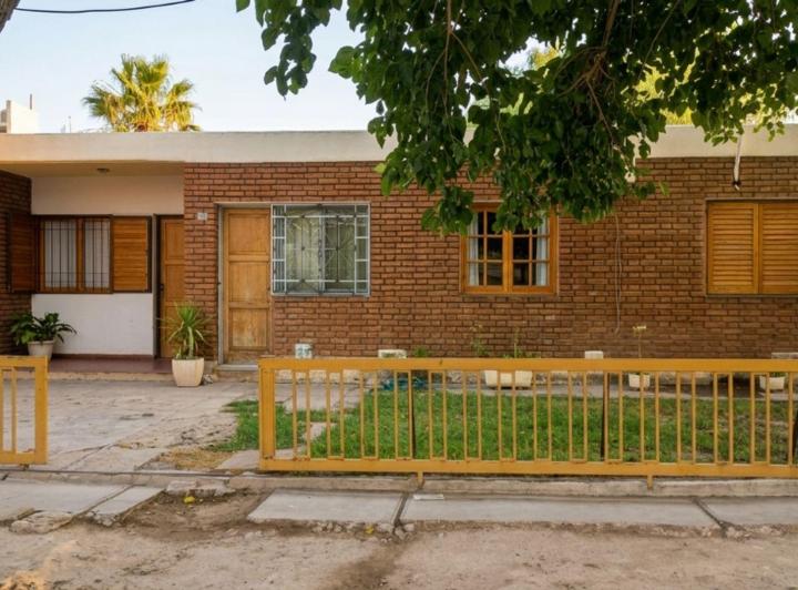 Casa · 100m² · 6 Ambientes