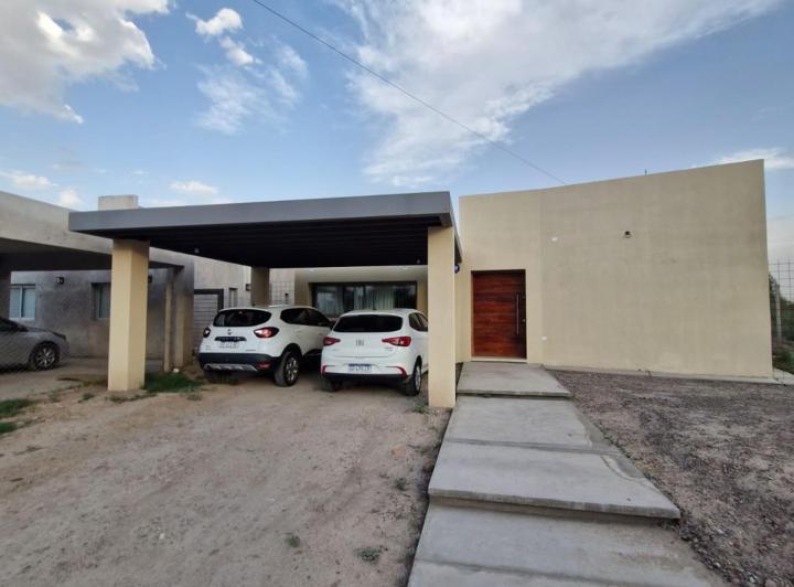 Casa · 150m² · 4 Ambientes · 2 Cocheras