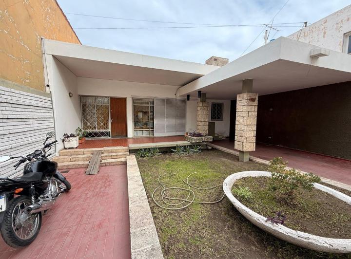 Casa · 187m² · 5 Ambientes · 1 Cochera