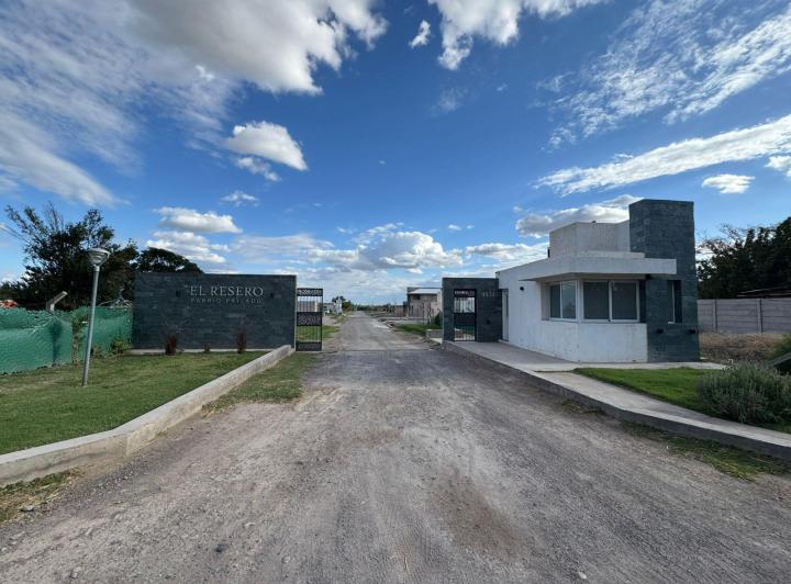 Terreno · 890m²