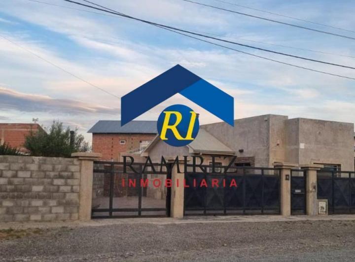 Casa · 307m² · 2 Dormitorios