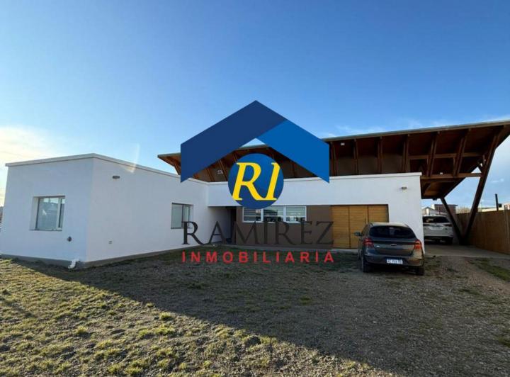 Casa · 1000m² · 4 Dormitorios