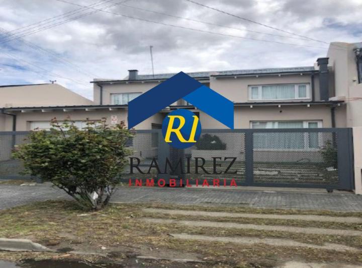 Casa · 300m² · 4 Dormitorios