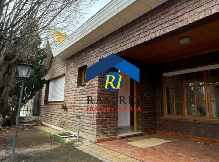Casa · 241m² · 2 Dormitorios