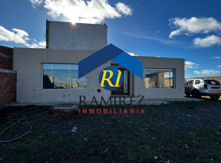 Casa · 450m² · 2 Dormitorios