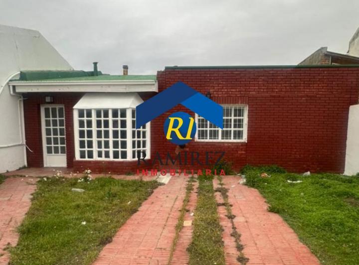 Casa · 200m² · 2 Dormitorios