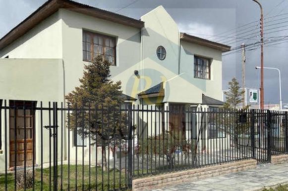 Casa · 210m² · 4 Dormitorios