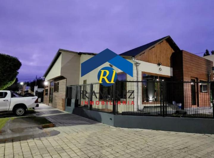 Casa · 242m² · 3 Dormitorios