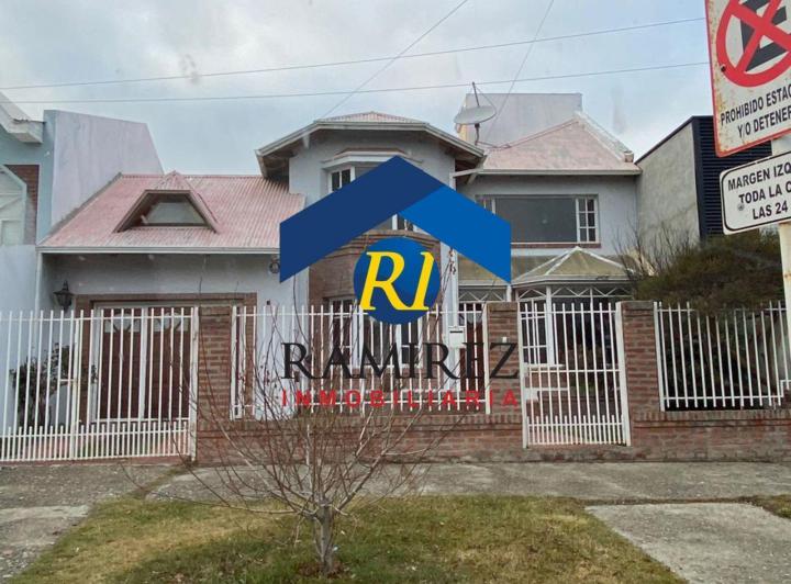 Casa · 306m² · 4 Dormitorios