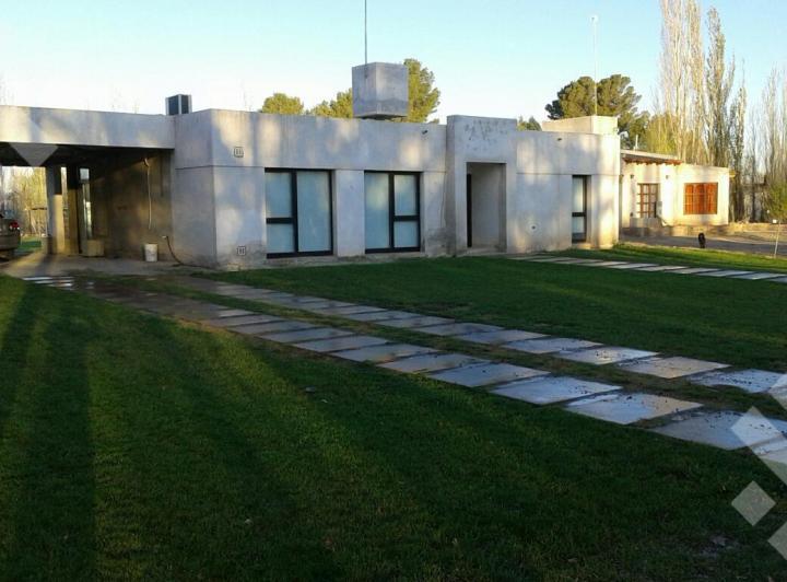 Casa · 130m² · 3 Ambientes · 1 Cochera