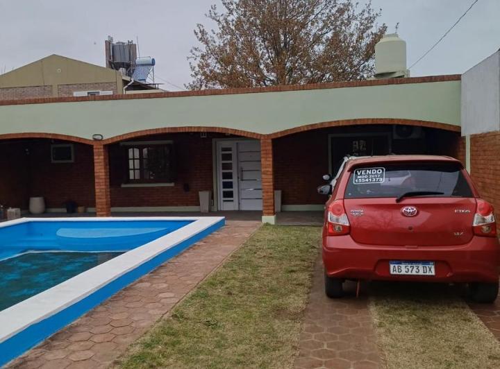 Casa · 305m² · 2 Ambientes