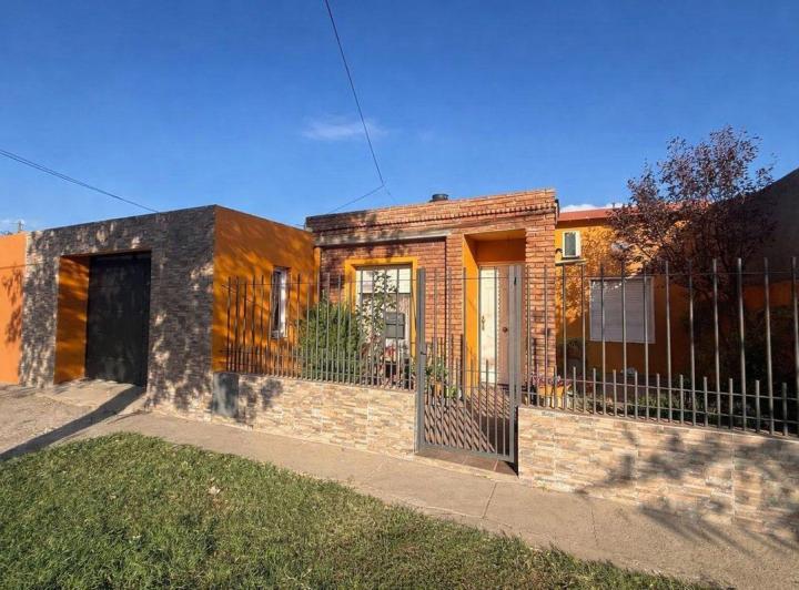 Casa · 159m² · 4 Ambientes · 1 Cochera
