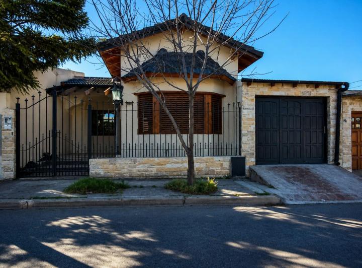 Casa · 118m² · 4 Ambientes · 1 Cochera