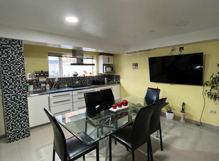 Casa · 160m² · 7 Ambientes · 1 Cochera