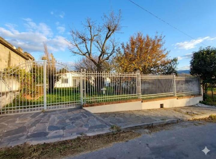 Casa · 100m² · 5 Ambientes · 1 Cochera