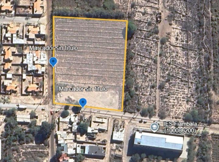 Terreno · 318m²