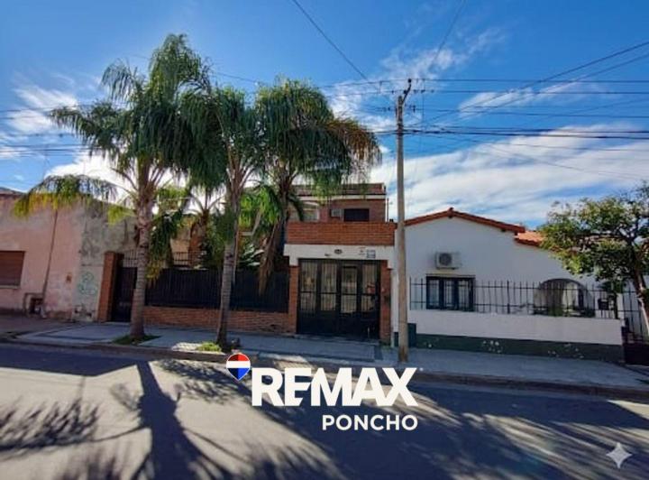 Casa · 187m² · 8 Ambientes · 1 Cochera