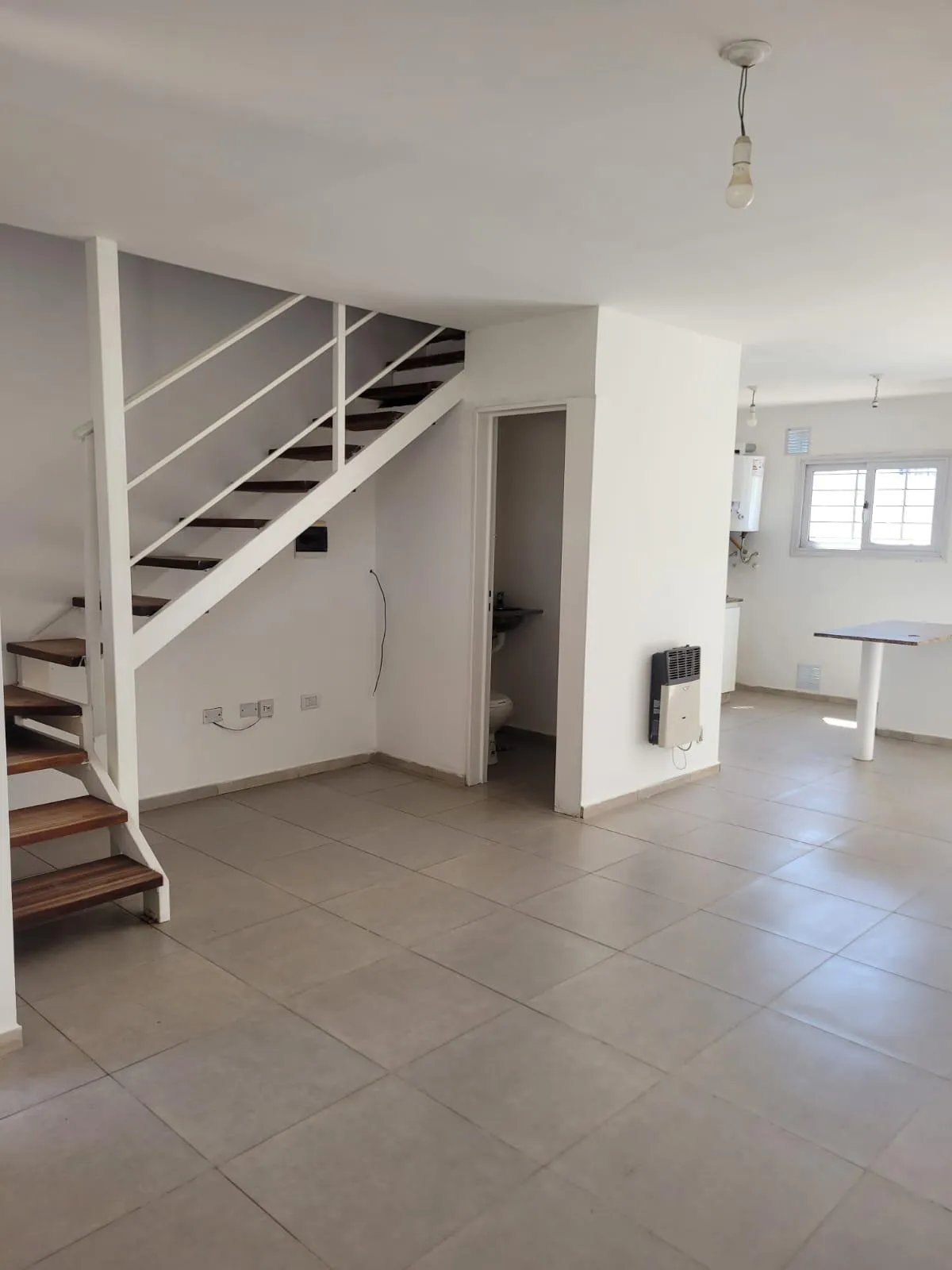 Dúplex. 2 dorm. 2 baños. Patio con asador. B Valle Cercano