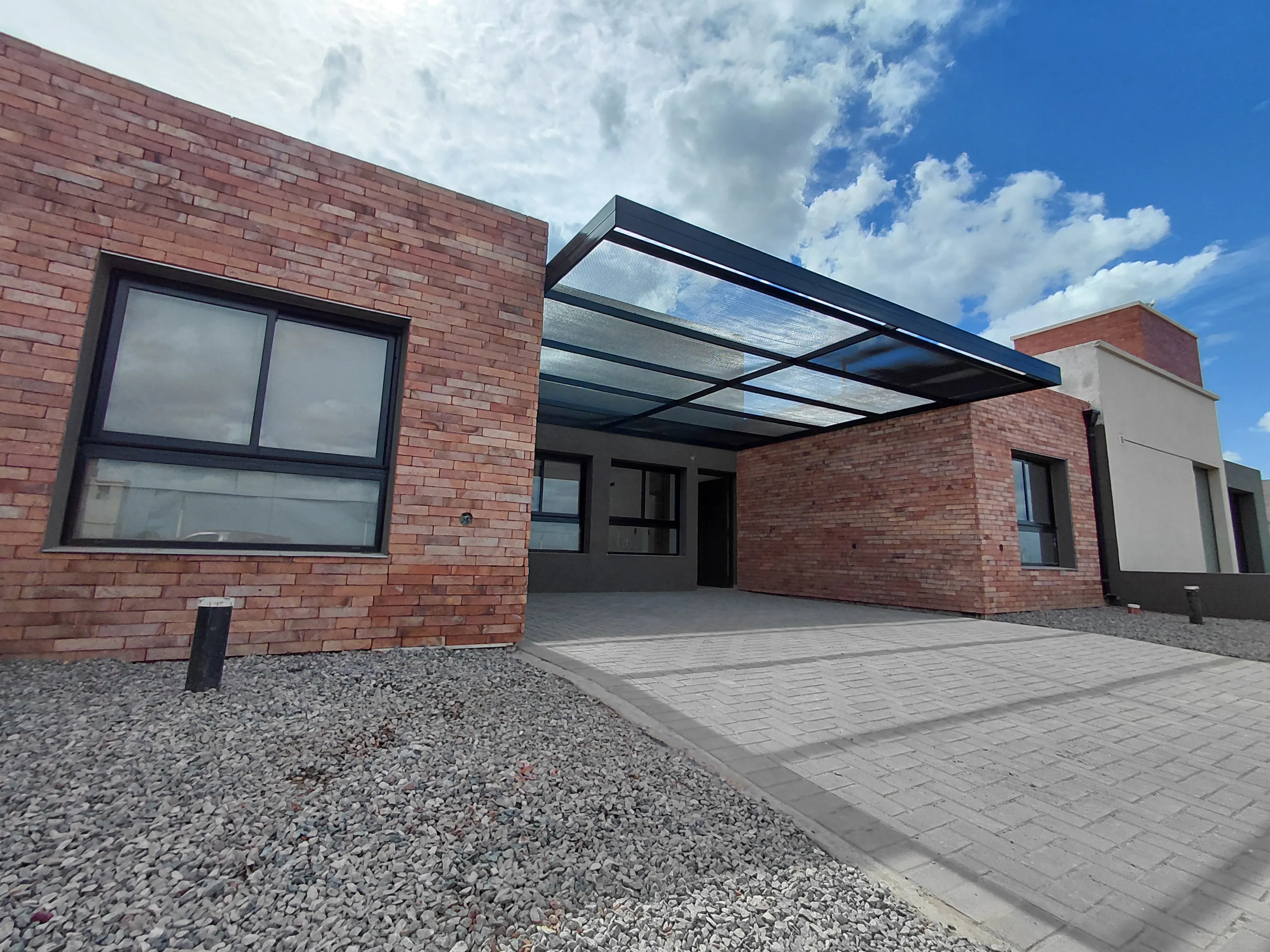 Dúplex en Venta. 2 Dormitorios. Planta baja. Rincones de Manantiales