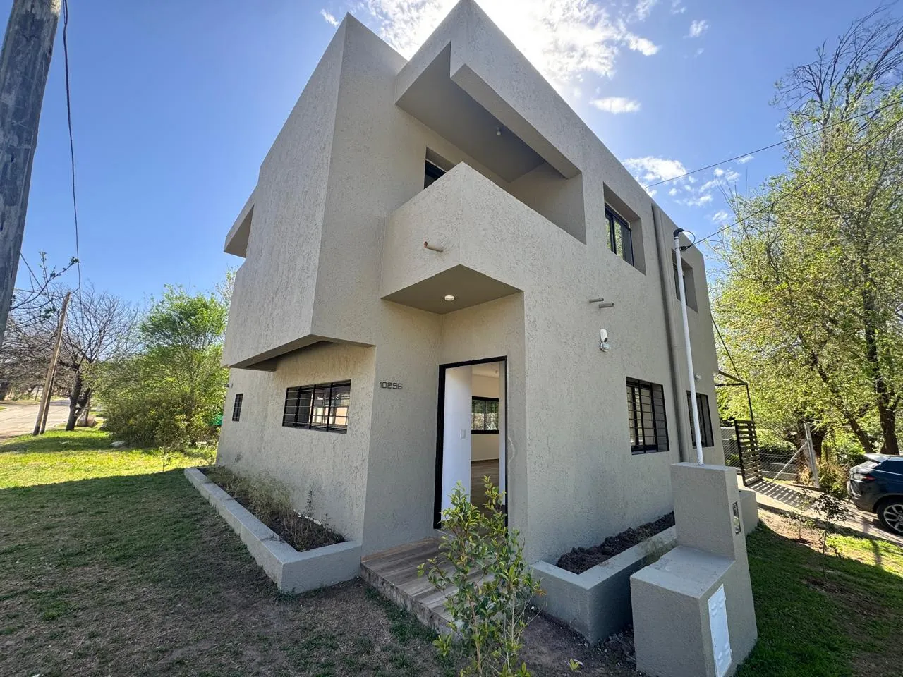 Alquiler de duplex de 3 dormitorios con pileta en Villa Warcalde