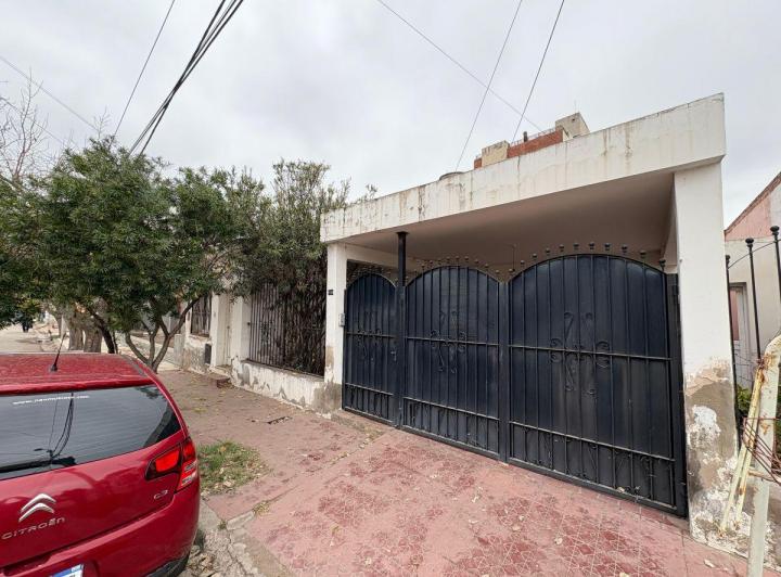 Casa · 120m² · 6 Ambientes · 1 Cochera