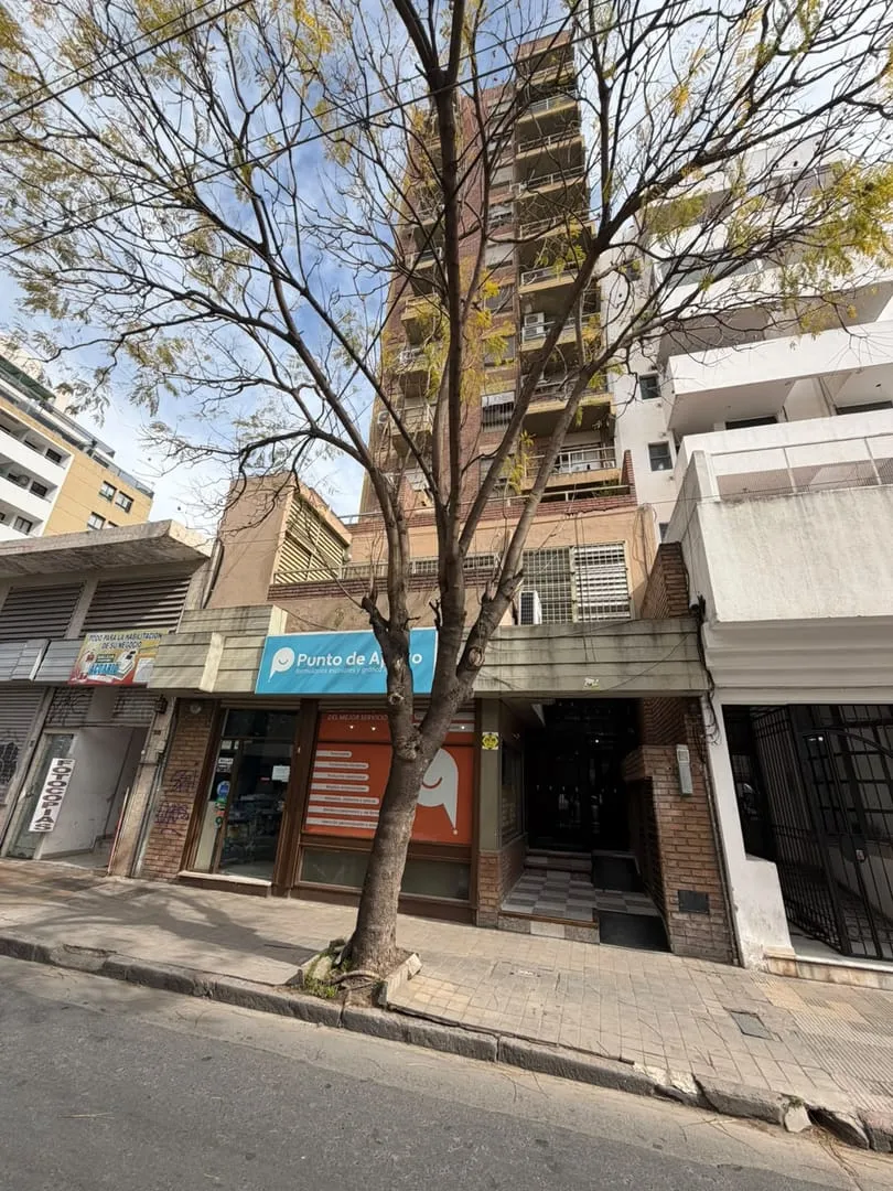 OFICINA VENTA CENTRO 303 m2 DOS PLANTAS SANTA ROSA 700