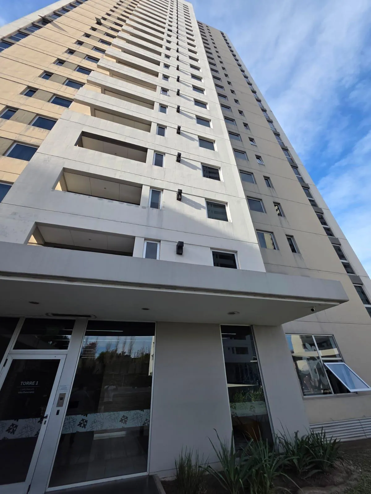 VENTA DE DEPTO 1 DORMITORIO CON COCHERA EN CARDINALES ALTO PANORAMA