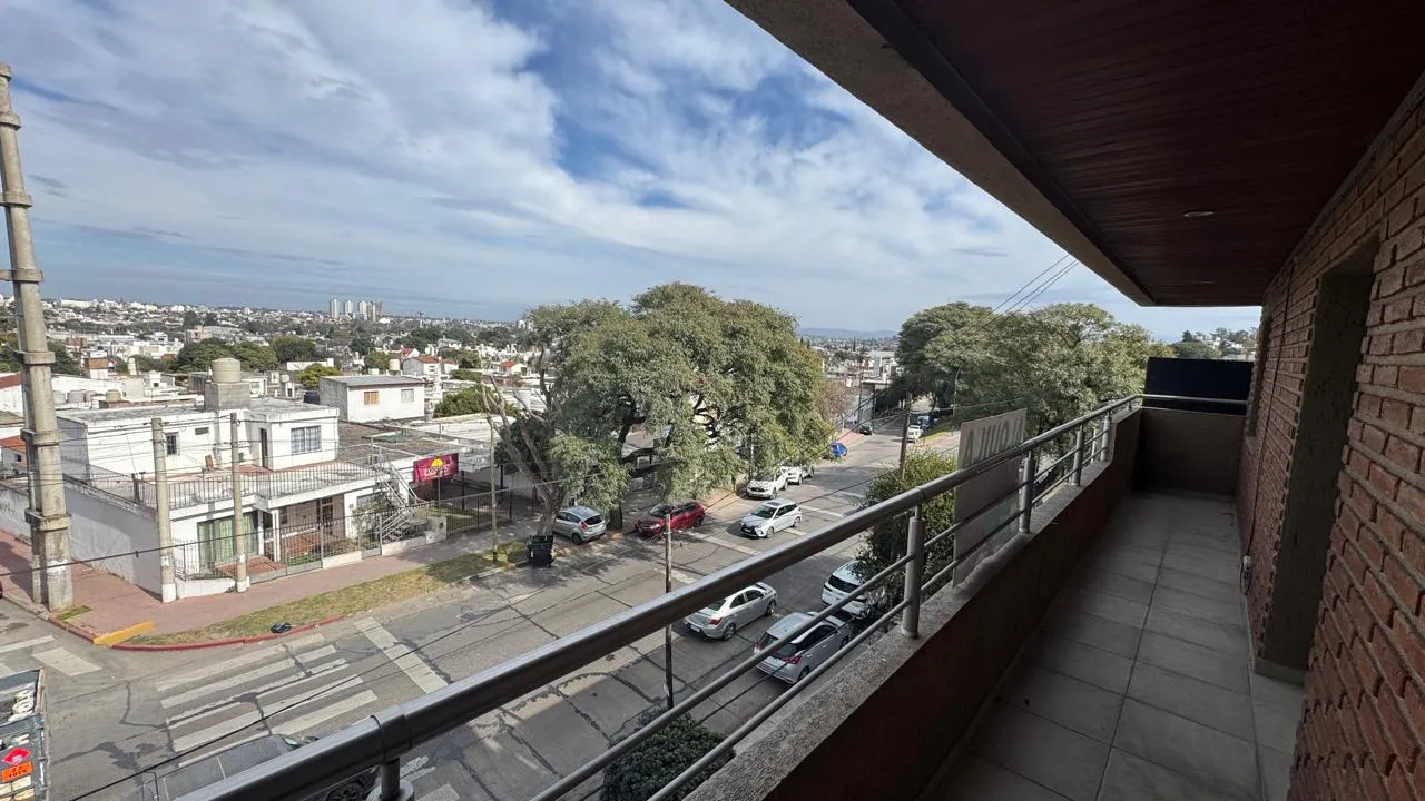 DEPARTAMENTO DOS DORMITORIOS CON GRAN BALCON