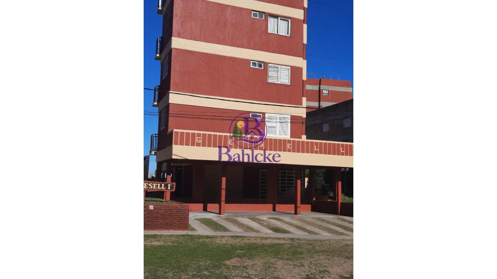 Venta Departamento 1 amb. Vista al mar Cochera Gesell Sur