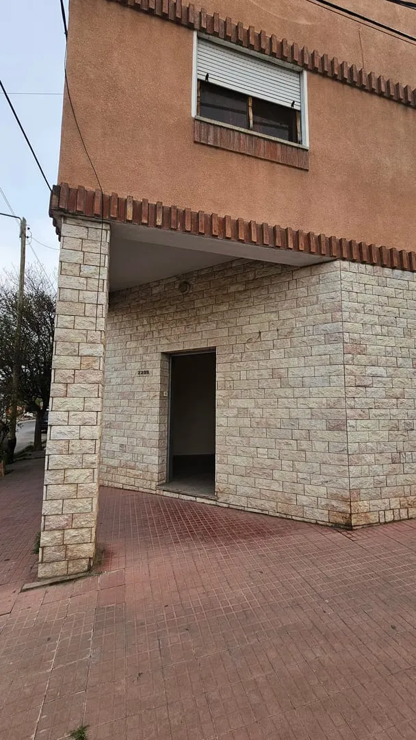 Depto en PB en venta — Lima esquina Ucrania