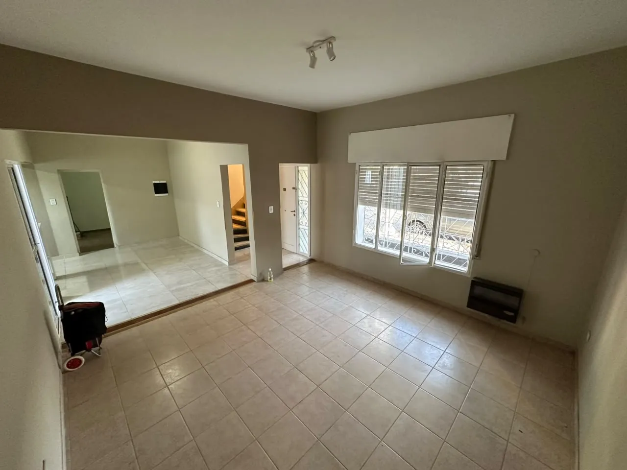 VENTA Casa 3 Dorm. Totalmente Reciclada a Nuevo en Alta Córdoba c/ Cochera, Patio y Escritura