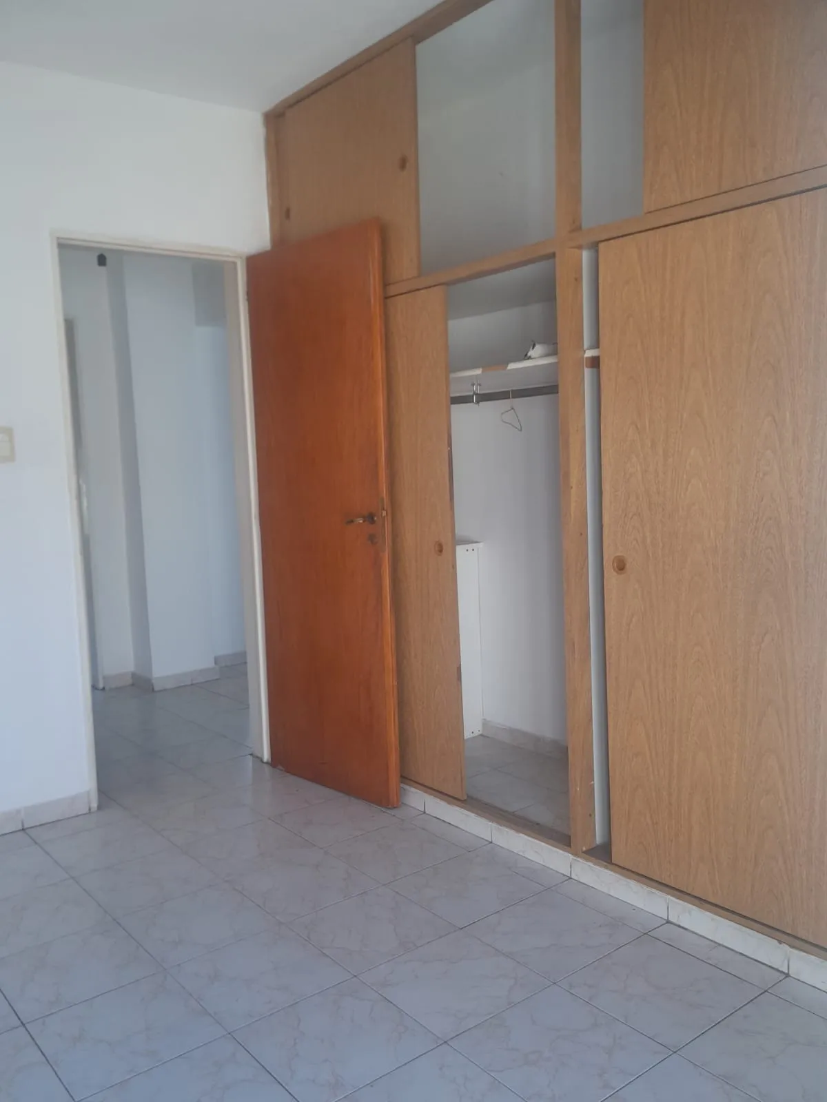 "Alfonso & Vallilengua INMUEBLES" ofrece en Alquiler Departamento de 2 dormitorio B° Alto Gral. Paz