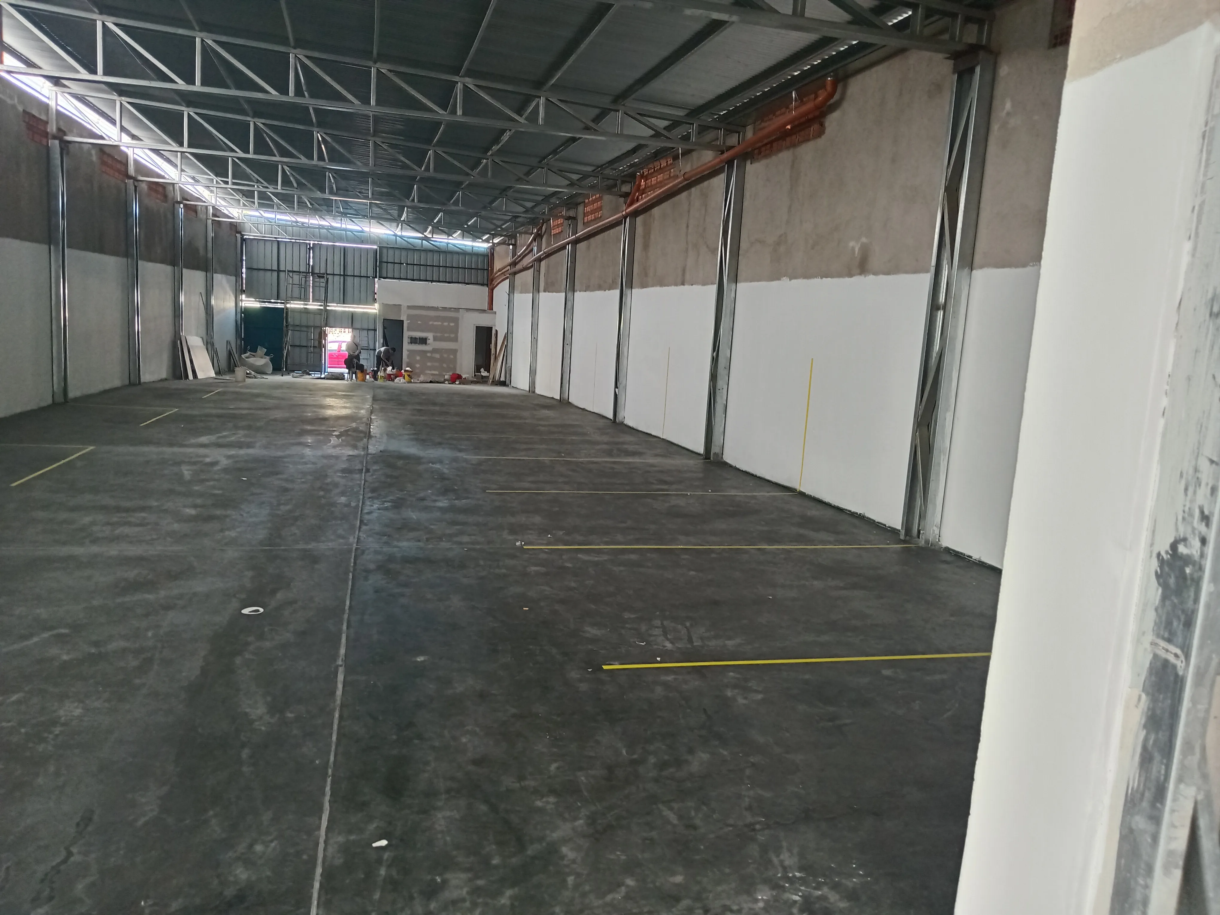 GRAN ESPÀCIO PARA USOS MULTIMPLE GIMNASIO / DEPOSITO
