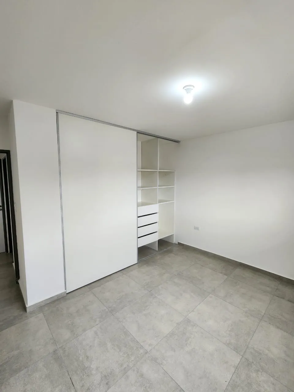 ALQUILER a ESTRENAR Inmejorable departamento de 2 dormitorios con terraza a metros del centro