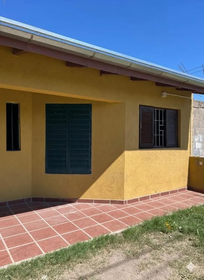 Casita un dormitorio con patio -B° Villa Union- a pasos de colectora