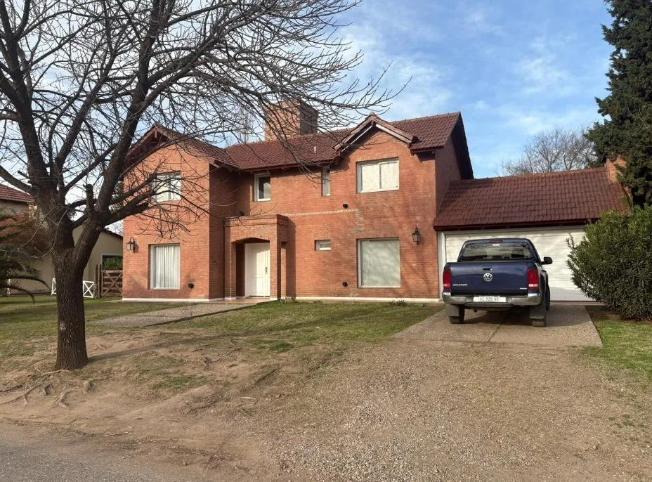 VENTA  CASA 4 DORMITORIOS EN COUNTRY SAN ISIDRO  VILLA ALLENDE