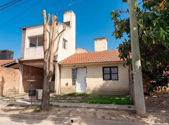 Casa · 120m² · 6 Ambientes · 1 Cochera