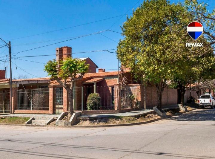 Casa · 145m² · 2 Ambientes · 2 Cocheras