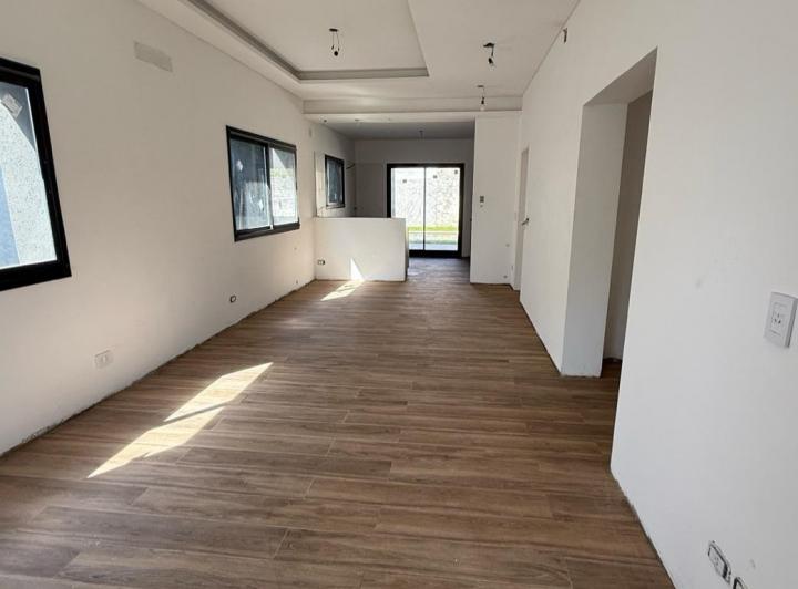 Casa · 92m² · 4 Ambientes · 1 Cochera