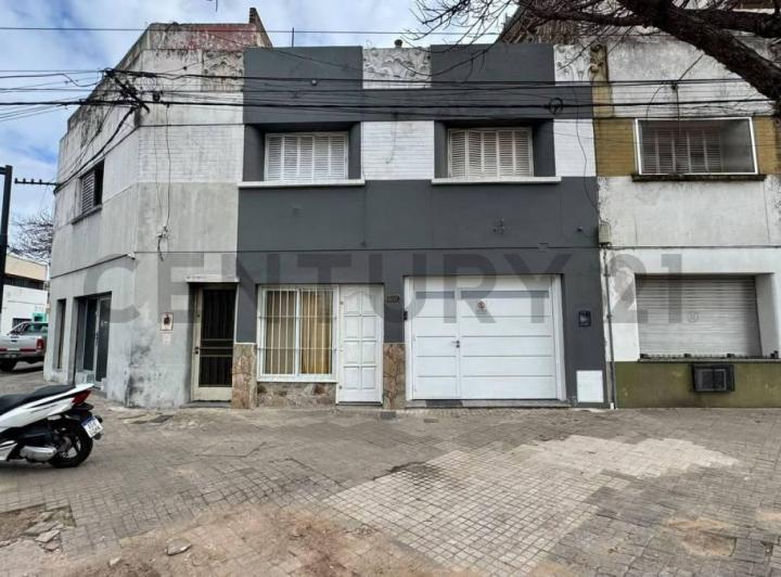 Casa · 130m² · 7 Ambientes