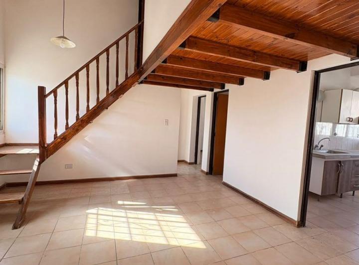 Departamento · 55m² · 5 Ambientes · 1 Cochera