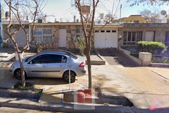 Casa · 4 Ambientes · 1 Cochera