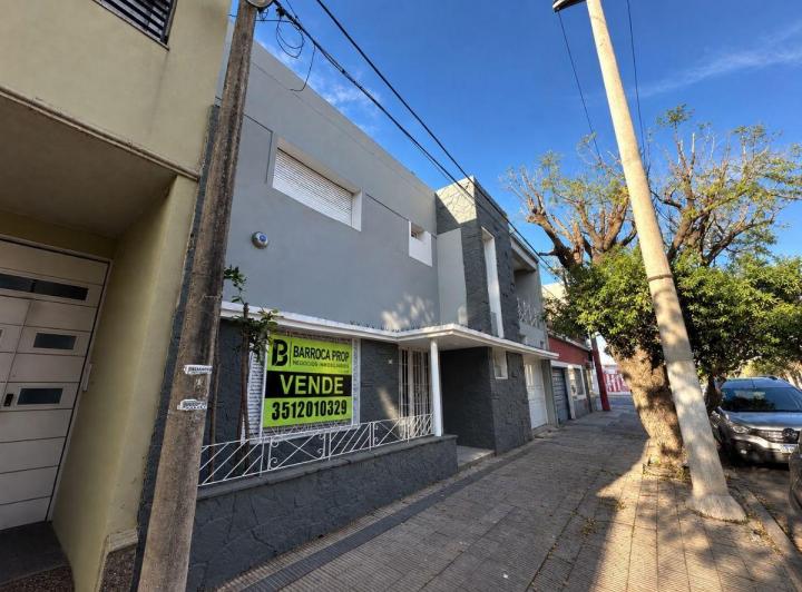 Casa · 140m² · 4 Ambientes · 1 Cochera