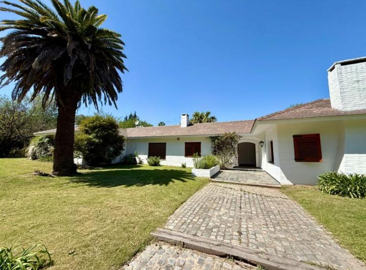 Casa · 600m² · 4 Ambientes · 2 Cocheras