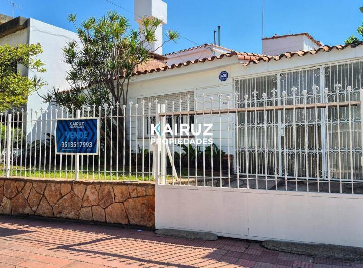 Casa · 158m² · 6 Ambientes · 1 Cochera