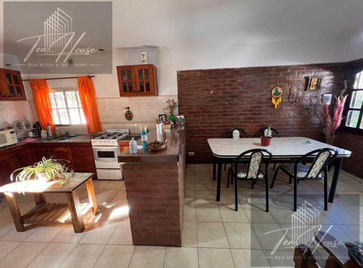 Casa · 70m² · 3 Ambientes · 2 Cocheras