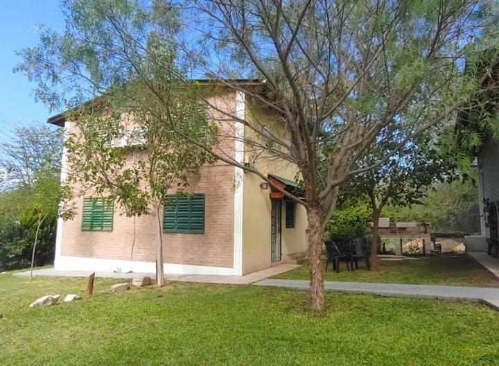 Casa · 300m² · 8 Ambientes · 4 Cocheras