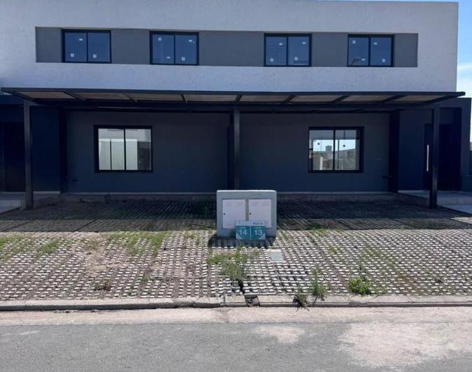 Casa · 148m² · 5 Ambientes · 2 Cocheras