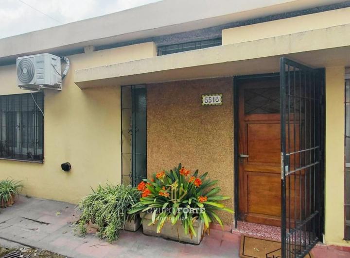 Casa · 135m² · 4 Ambientes · 2 Cocheras