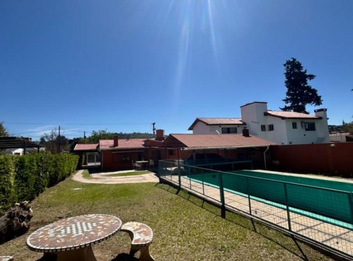Casa · 170m² · 5 Ambientes · 1 Cochera